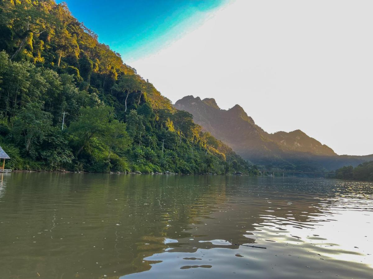 ホテル Nongkhiaw The Float House エクステリア 写真