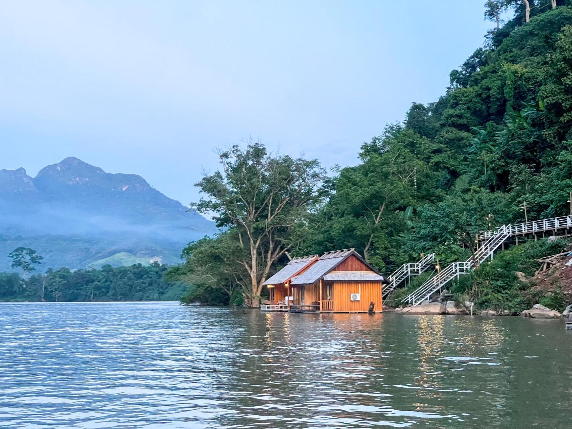 ホテル Nongkhiaw The Float House エクステリア 写真