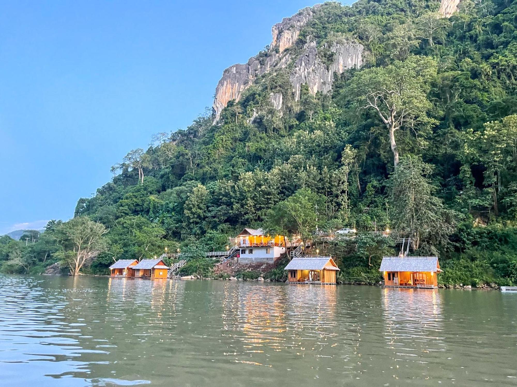 ホテル Nongkhiaw The Float House エクステリア 写真