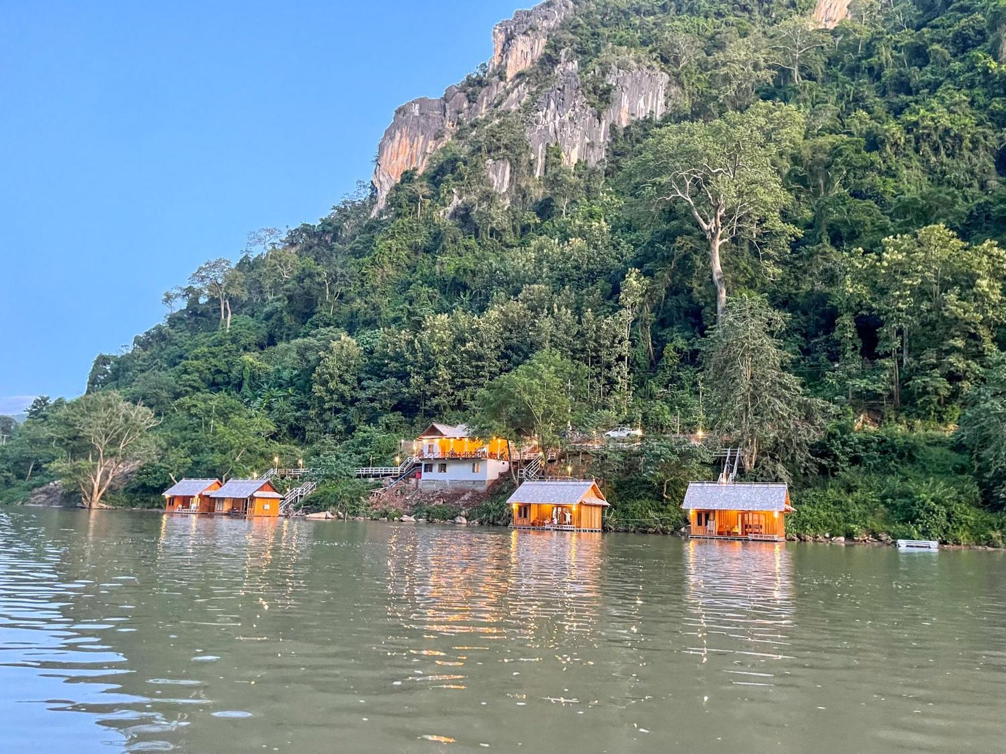 ホテル Nongkhiaw The Float House エクステリア 写真