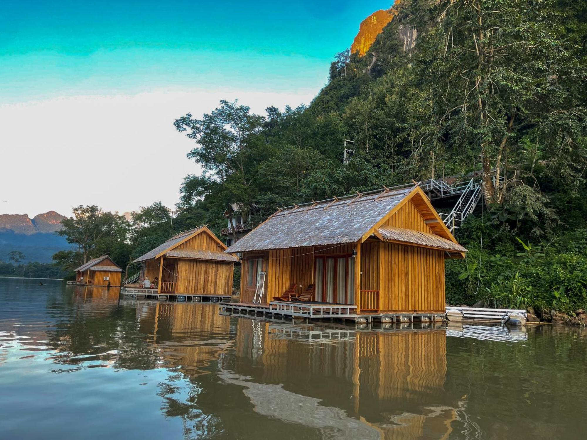ホテル Nongkhiaw The Float House エクステリア 写真
