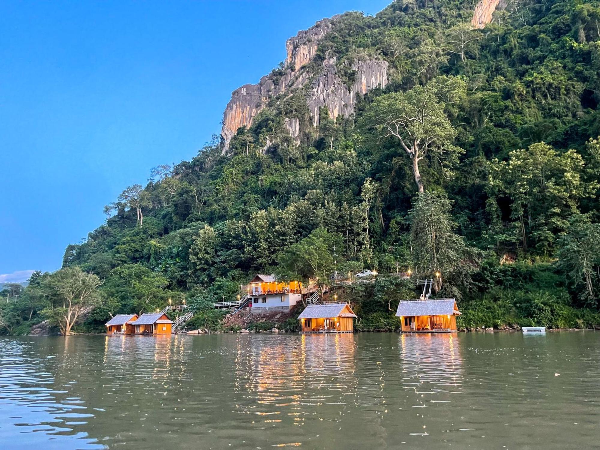 ホテル Nongkhiaw The Float House エクステリア 写真