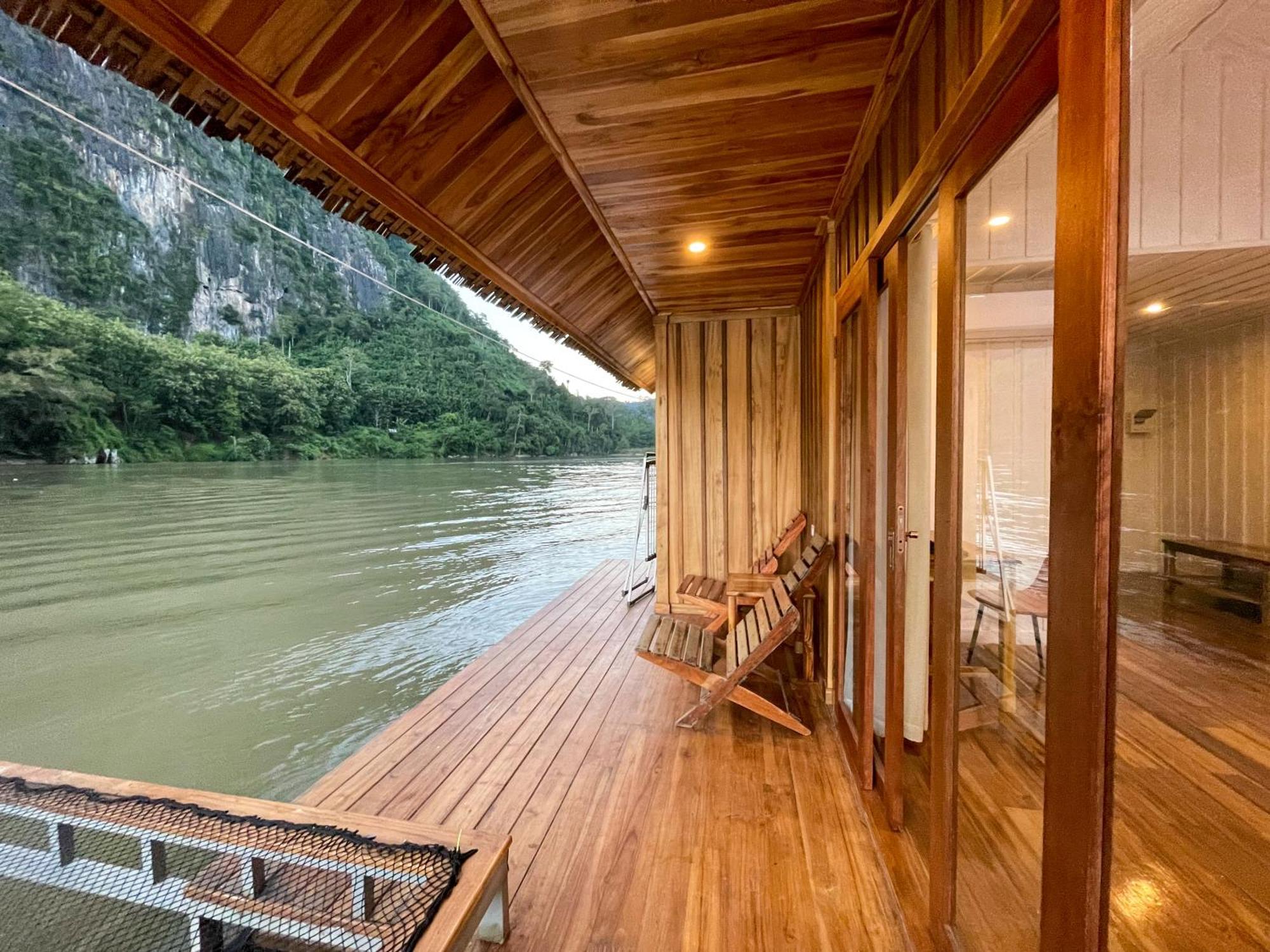 ホテル Nongkhiaw The Float House エクステリア 写真