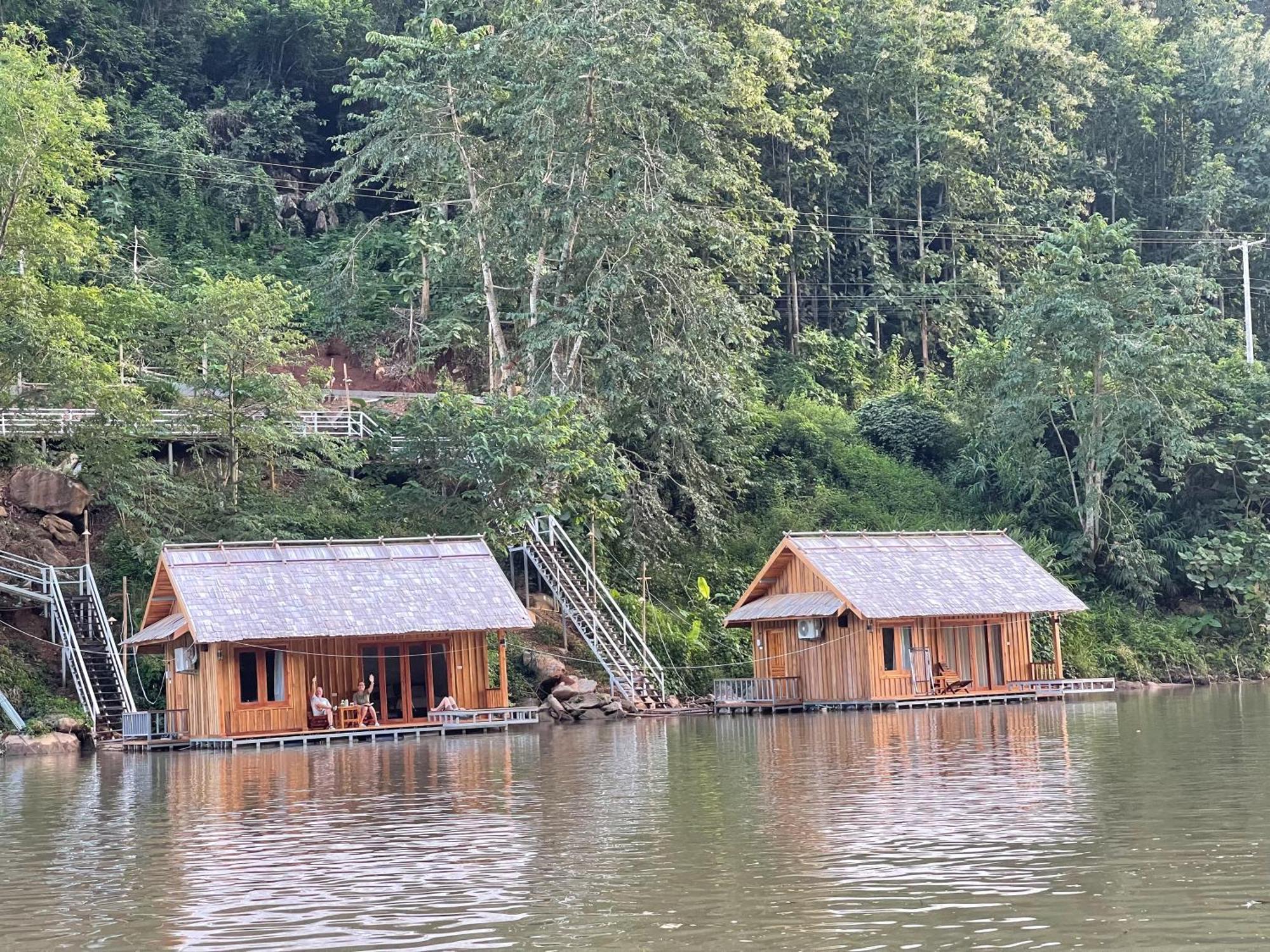 ホテル Nongkhiaw The Float House エクステリア 写真