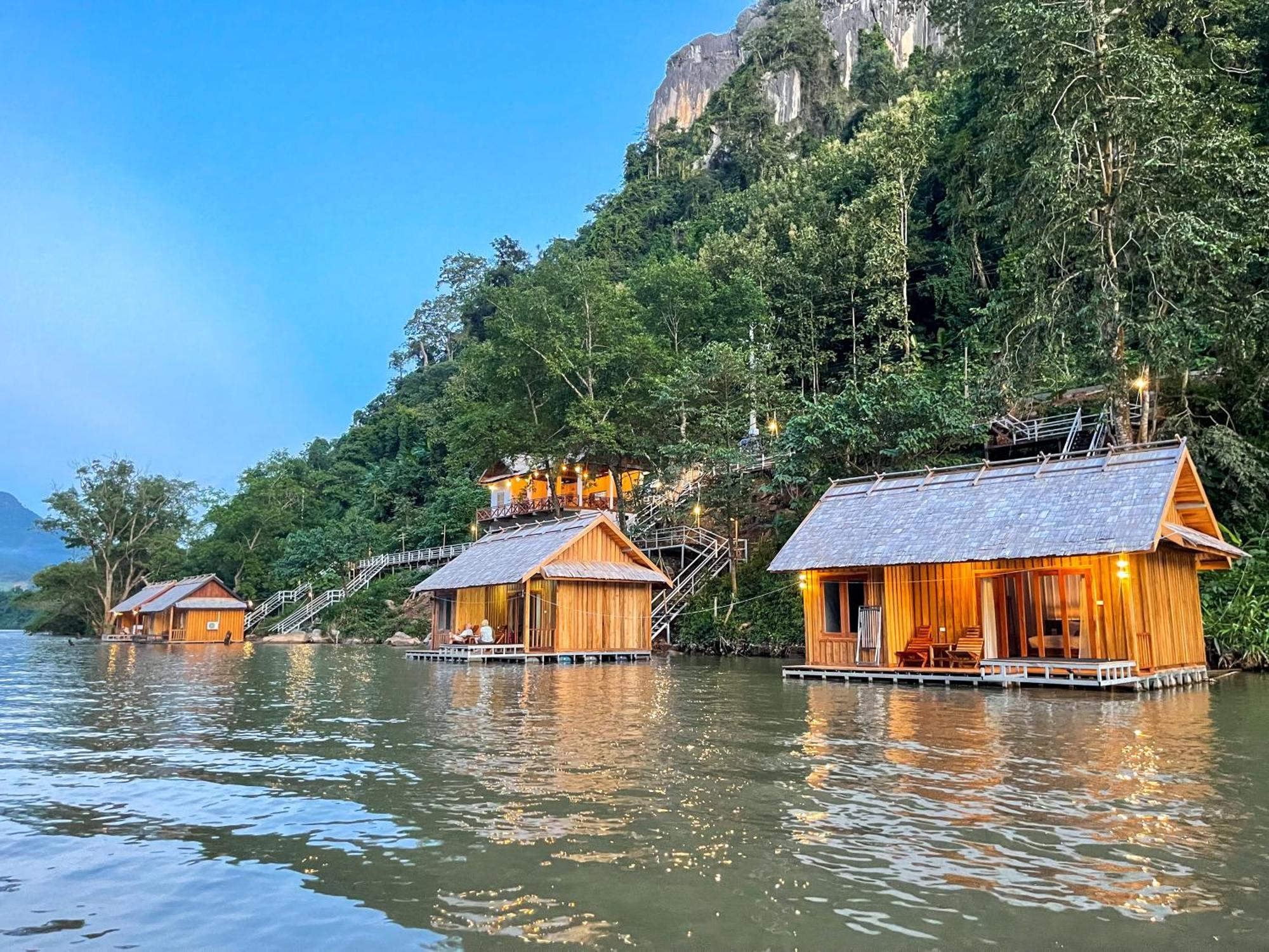 ホテル Nongkhiaw The Float House エクステリア 写真