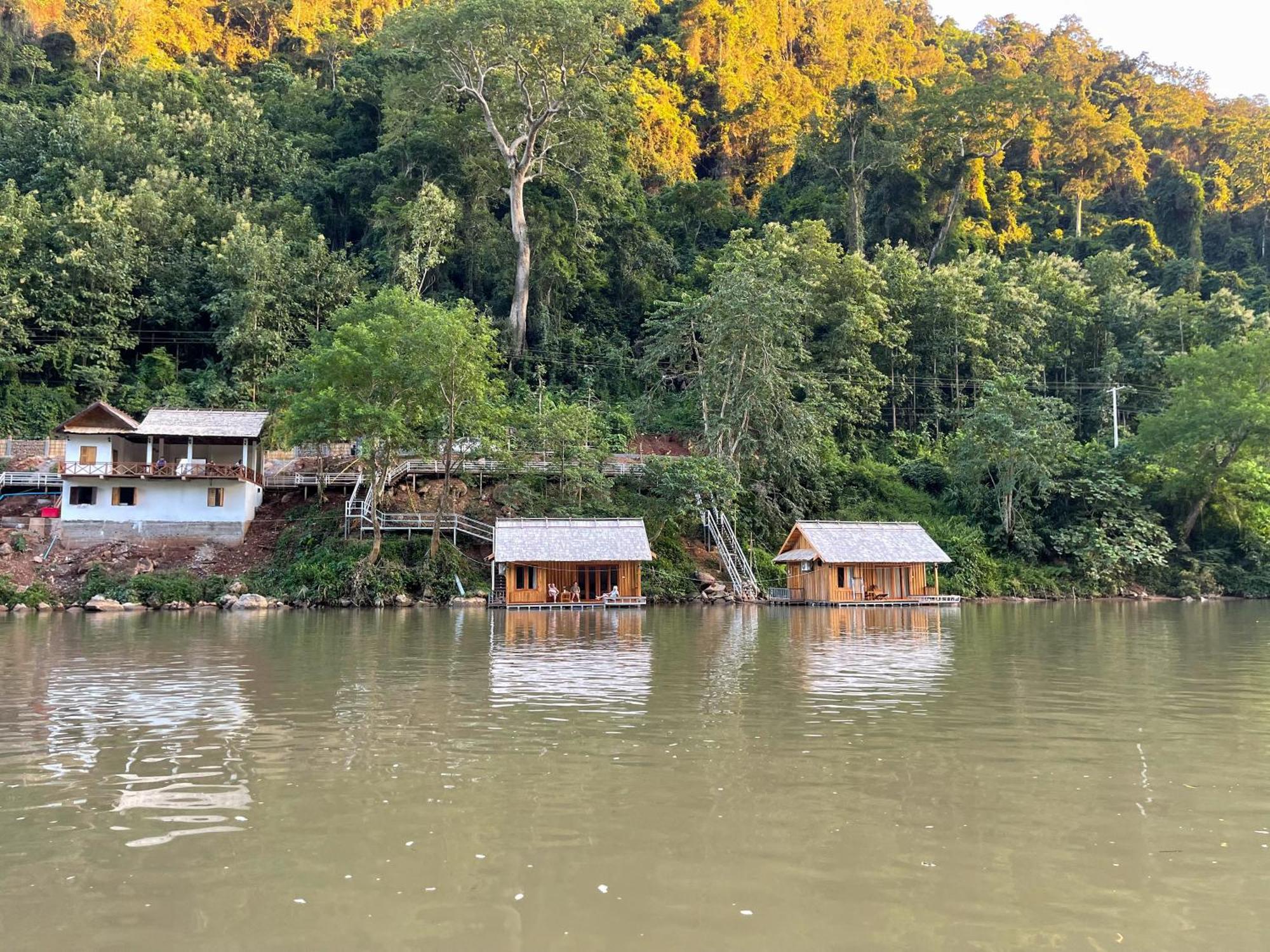 ホテル Nongkhiaw The Float House エクステリア 写真