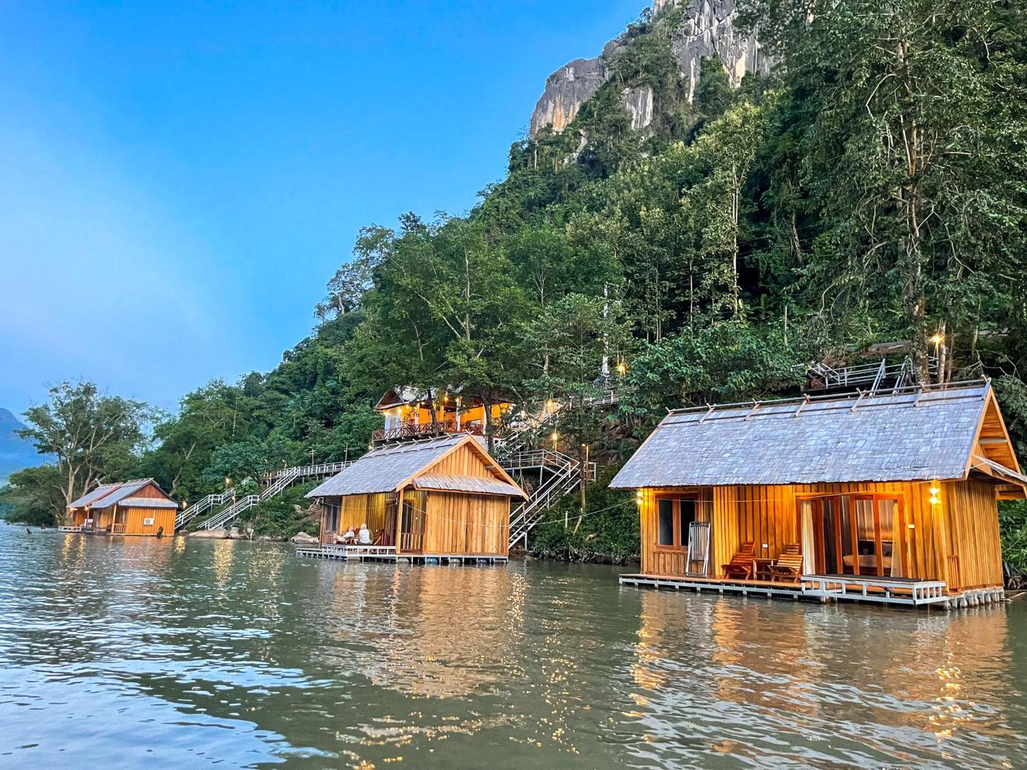 ホテル Nongkhiaw The Float House エクステリア 写真