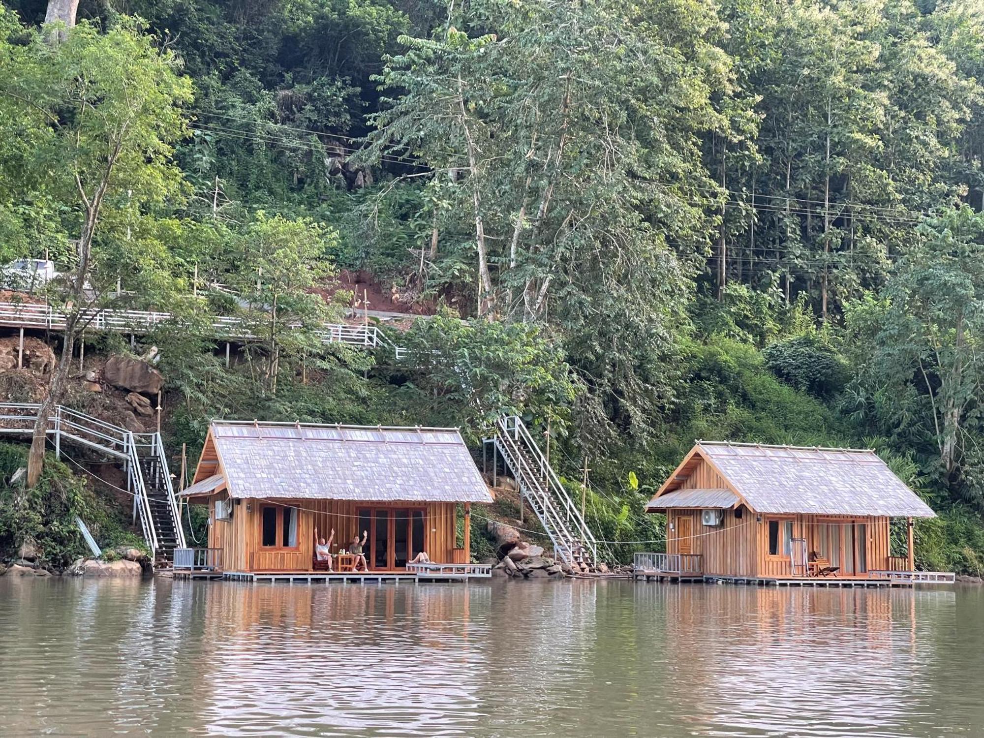 ホテル Nongkhiaw The Float House エクステリア 写真