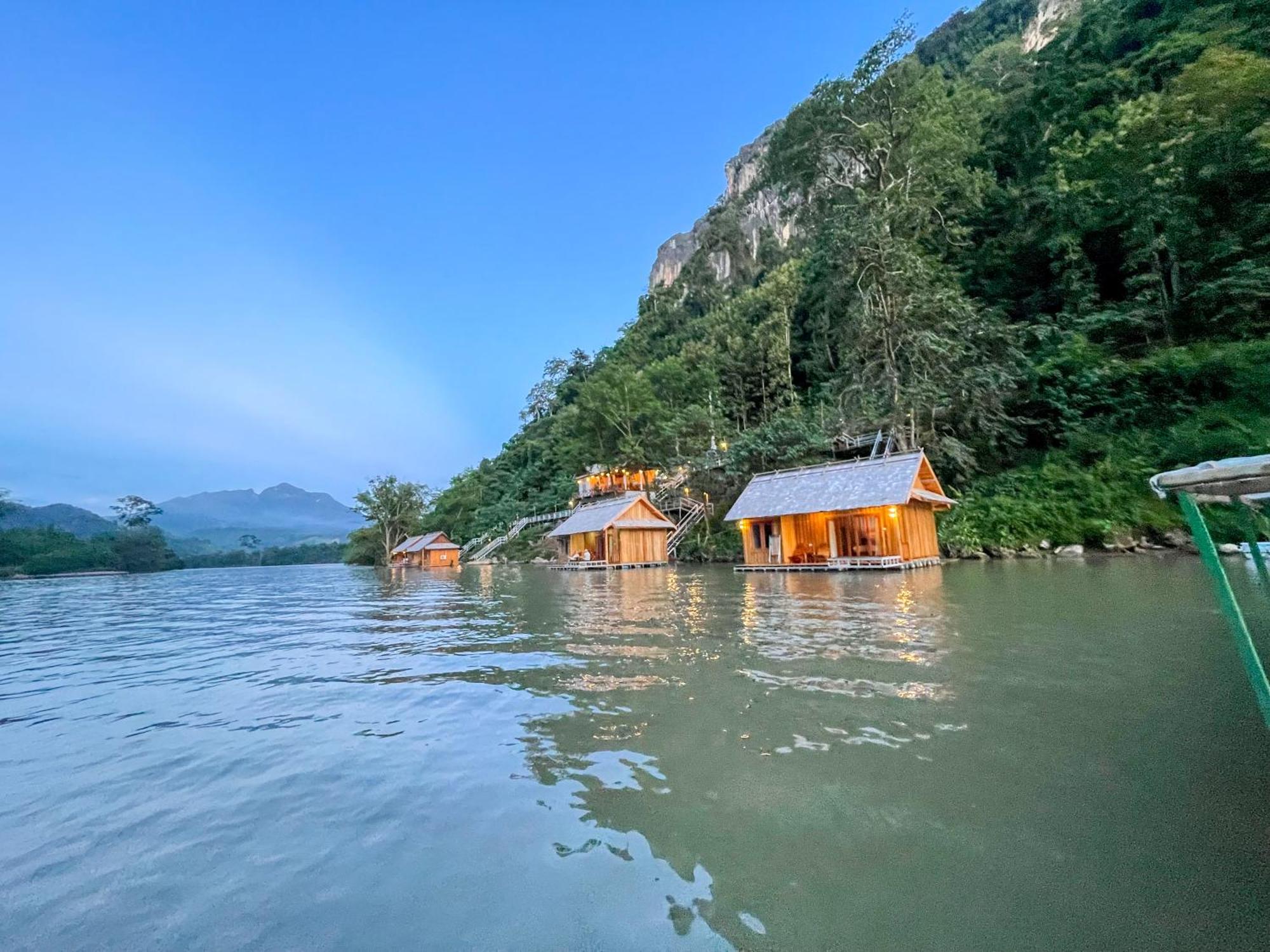 ホテル Nongkhiaw The Float House エクステリア 写真