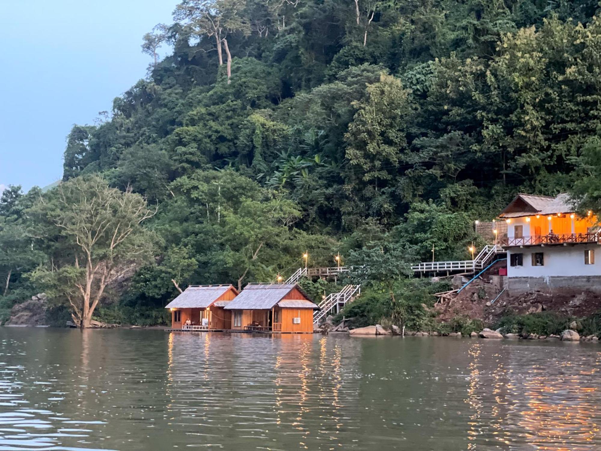 ホテル Nongkhiaw The Float House エクステリア 写真